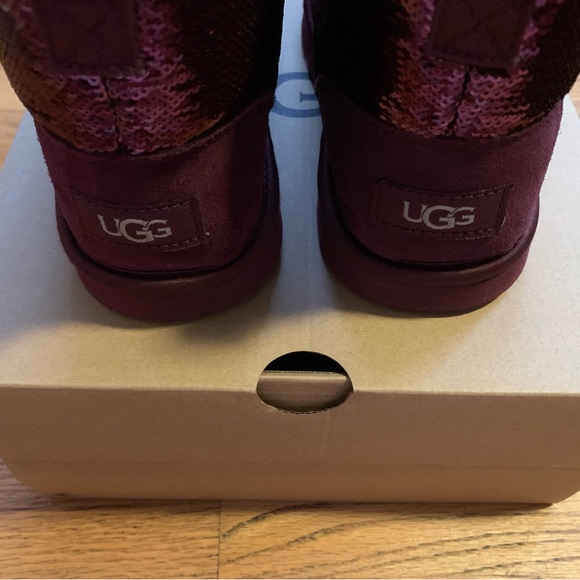 Maroon Girls Glitters Uggs size 5 - Picture 2 of 6